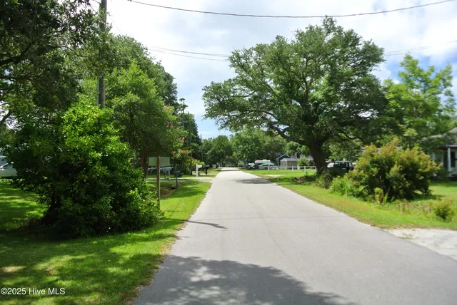 $724,000 | 107 Lennoxville Point Road, Beaufort, NC 28516