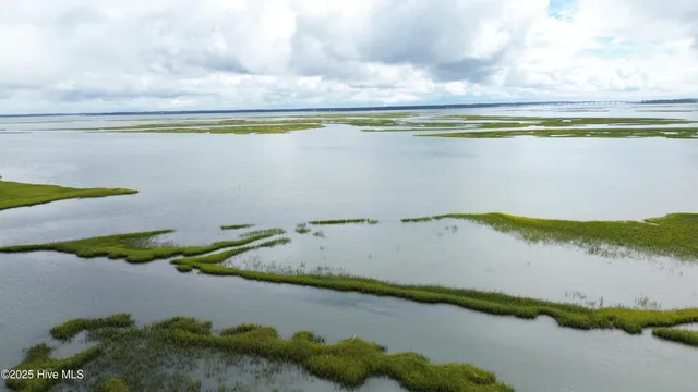 $724,000 | 107 Lennoxville Point Road, Beaufort, NC 28516