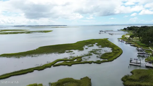 $724,000 | 107 Lennoxville Point Road, Beaufort, NC 28516