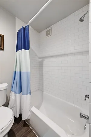 $1,495 | 3301 Red River Street, Unit 303, Austin, TX 78705