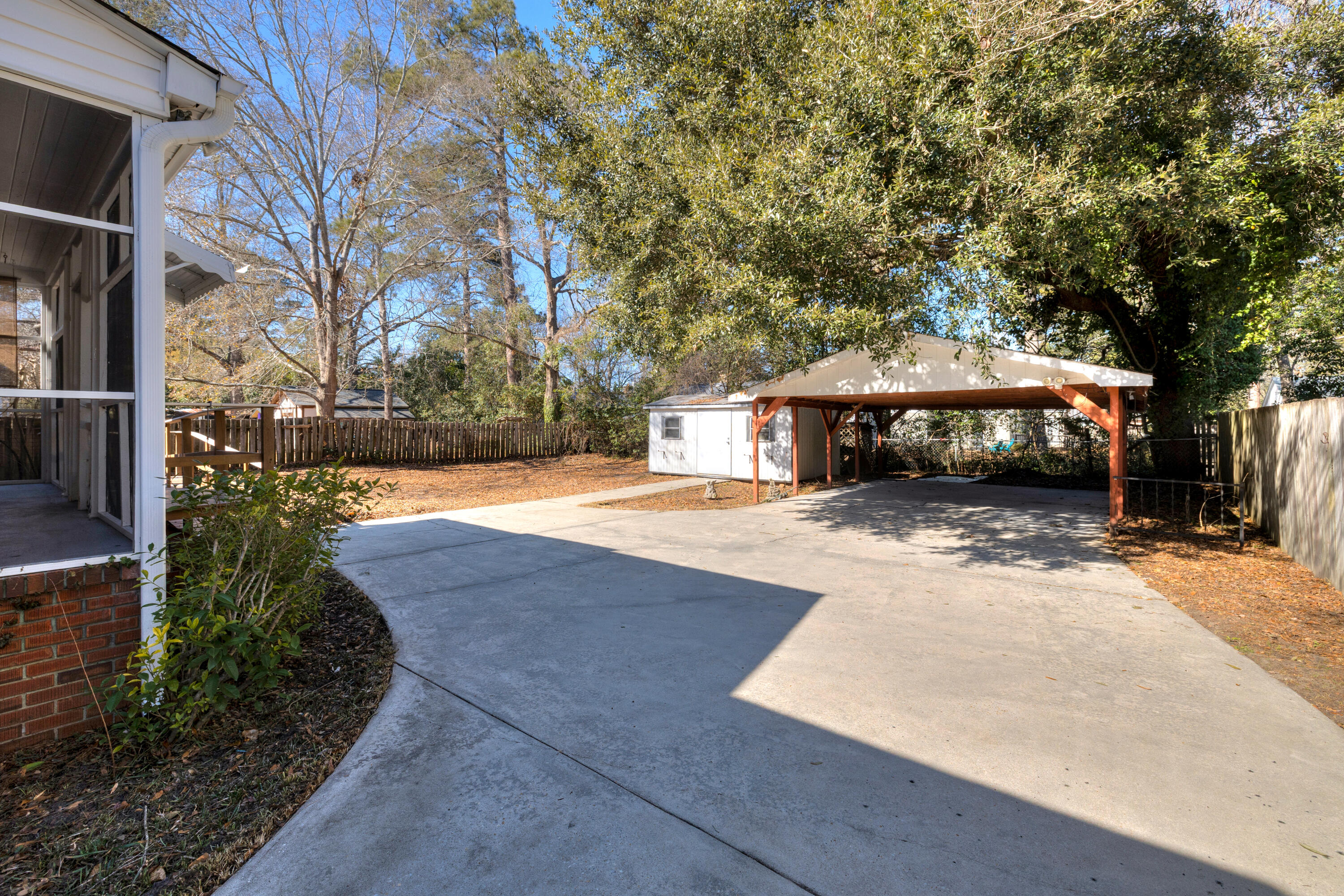 537 West Calhoun Street Sumter, SC 29150 - Photo 9 of 40 07