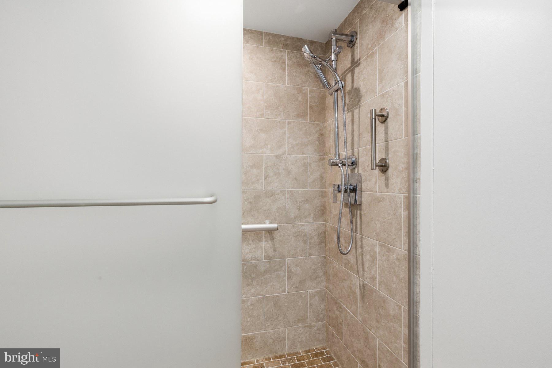 2501 Calvert Street Northwest, Unit 310 Washington, DC 20008 - Photo 8 of 15