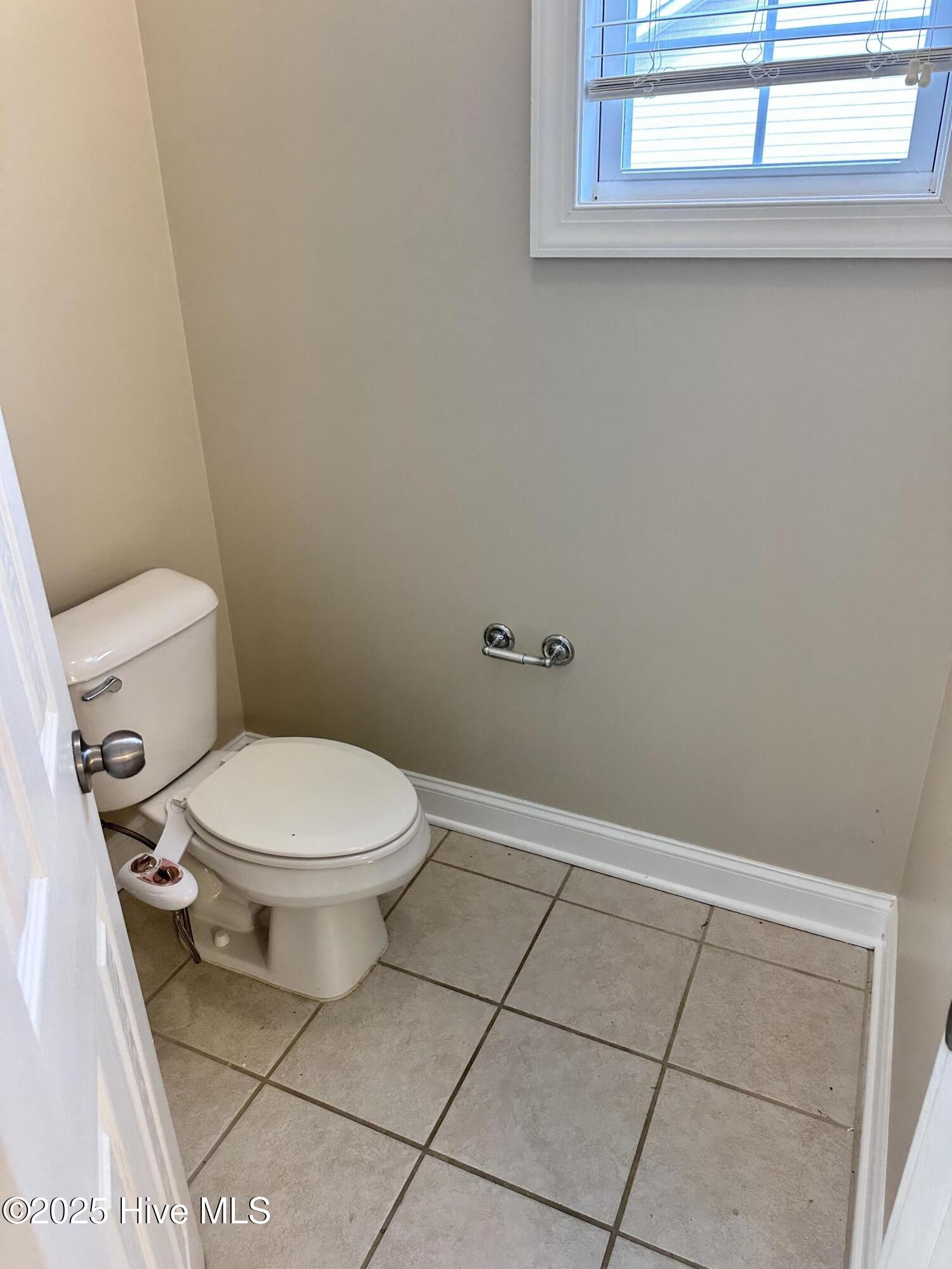 114 Hills Lorough Loop Jacksonville, NC 28546 - Photo 17 of 32 Mstrbath(1)