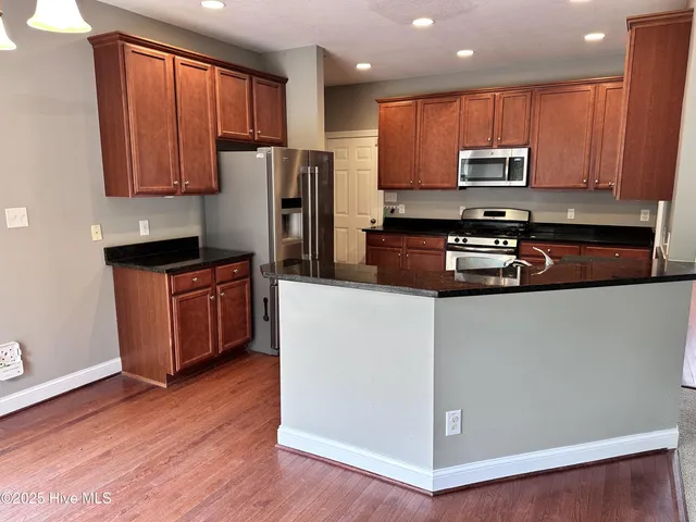 $2,450 | 114 Hills Lorough Loop, Jacksonville, NC 28546