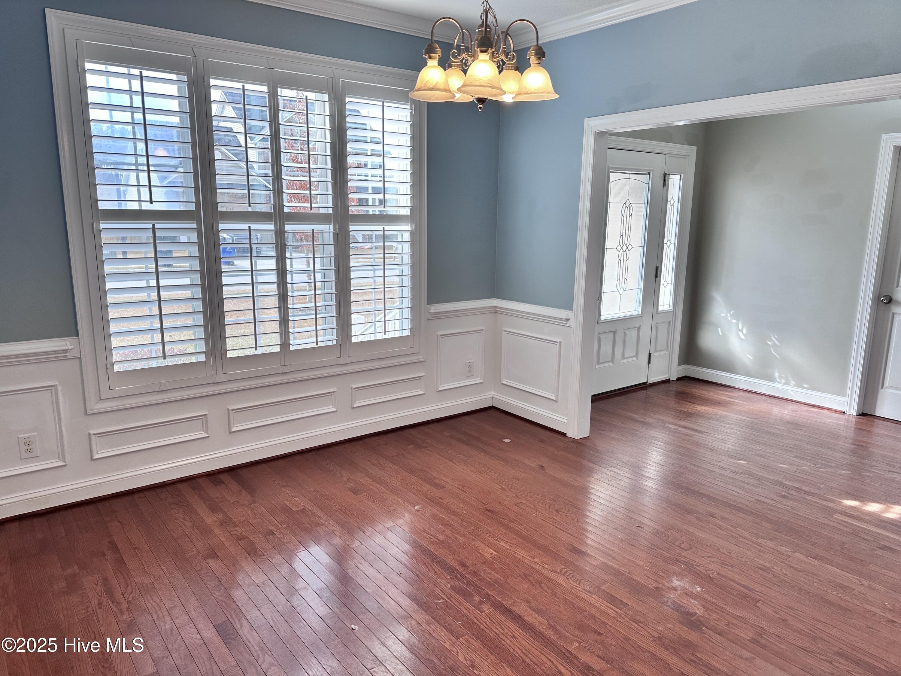 114 Hills Lorough Loop Jacksonville, NC 28546 - Photo 9 of 32 Dining