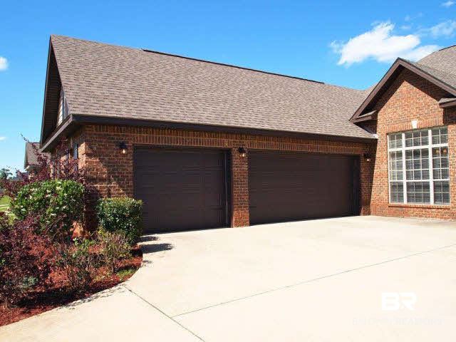 2231 Taylor Pointe Boulevard Mobile, AL 36695 - Photo 3 of 22 3 Car Garage