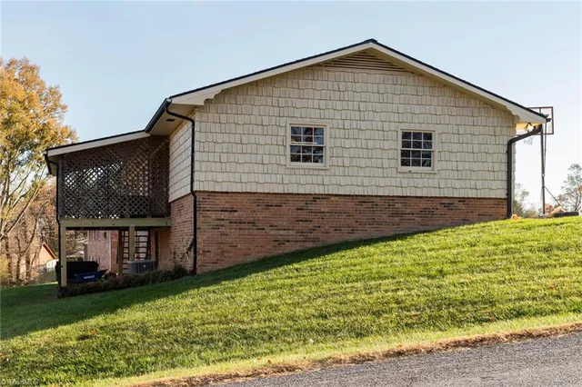 $275,000 | 585 Green Acres Road, Millers Creek, NC 28651