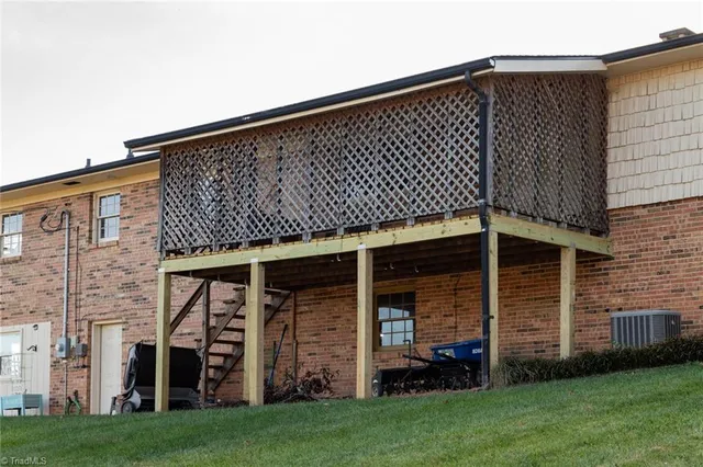 $275,000 | 585 Green Acres Road, Millers Creek, NC 28651