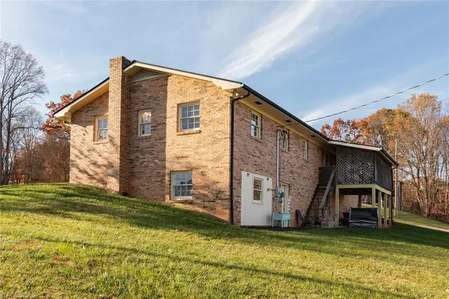 $275,000 | 585 Green Acres Road, Millers Creek, NC 28651