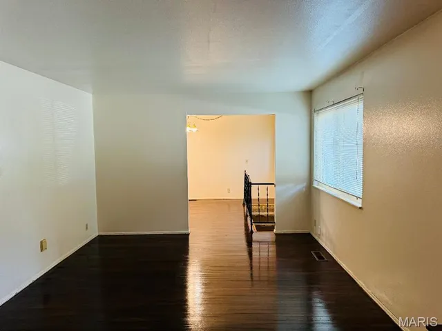 $185,000 | 3092 Wintergreen Drive, Florissant, MO 63033