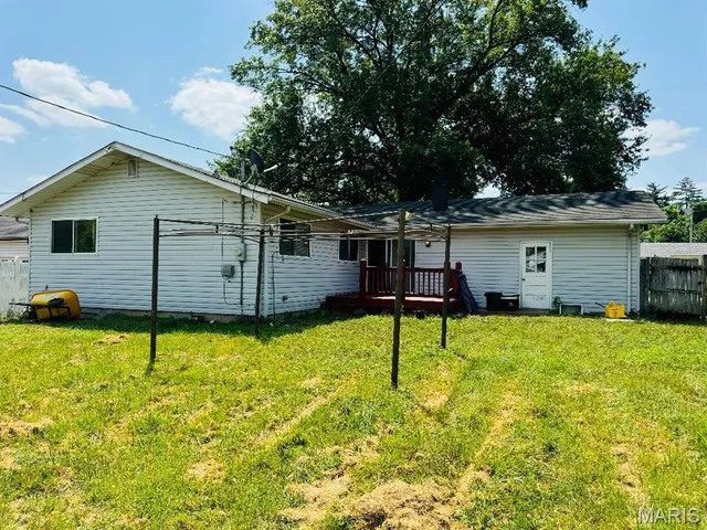 $185,000 | 3092 Wintergreen Drive, Florissant, MO 63033