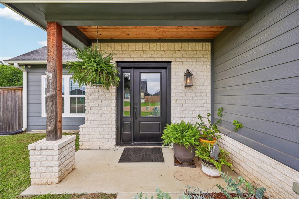116 East Bexar Street Mabank, TX 75147 - Photo 3 of 23
