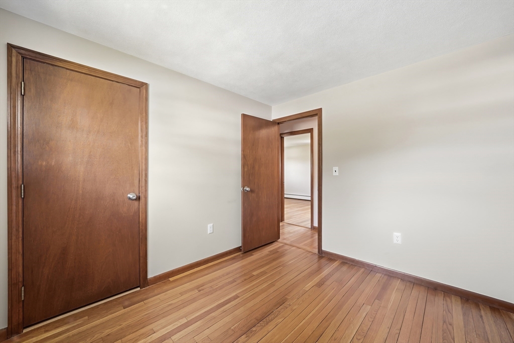 6 Belmont Road Burlington, MA 01803 - Photo 27 of 40