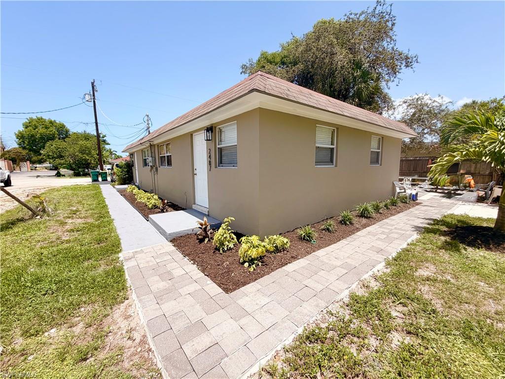 2485 Bayside Street Naples, FL 34112 - Photo 2 of 24
