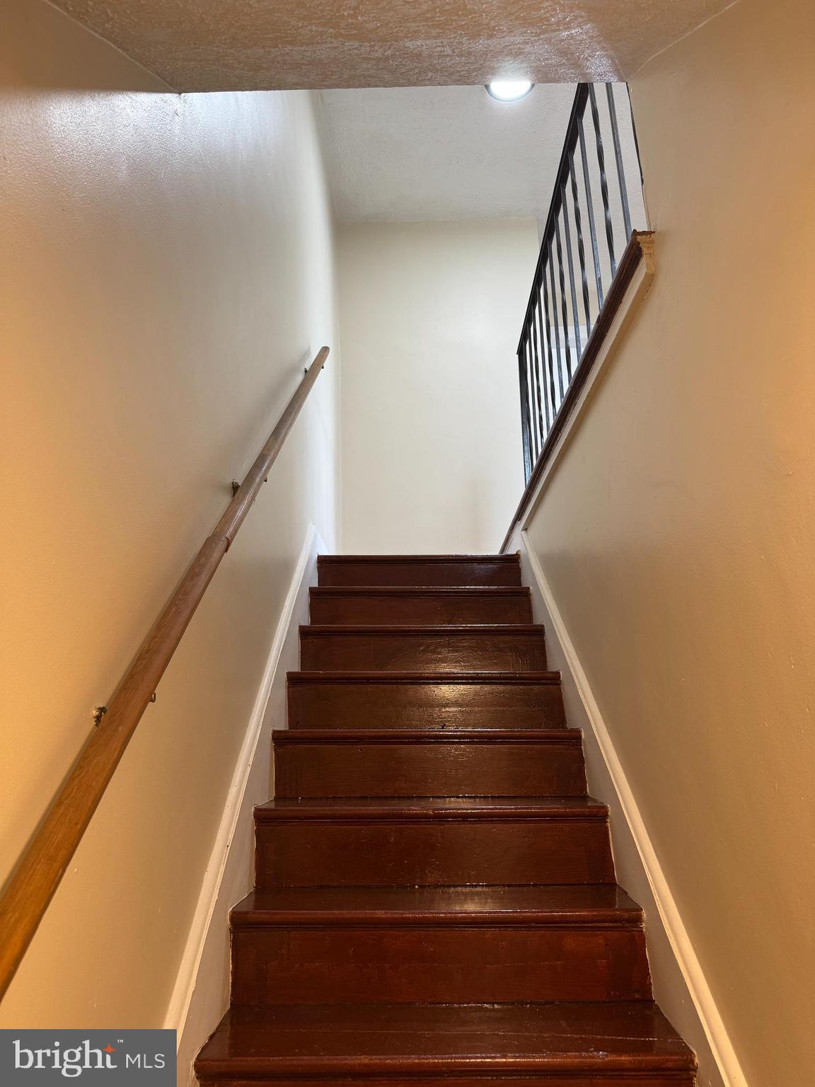 8529 Chestnut Oak Road, Unit 2 Parkville, MD 21234 - Photo 19 of 50 a view of entryway