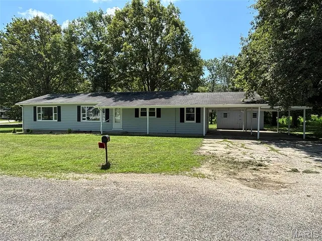 $138,500 | 145 Hickory Grove Lane, Salem, IL 62881