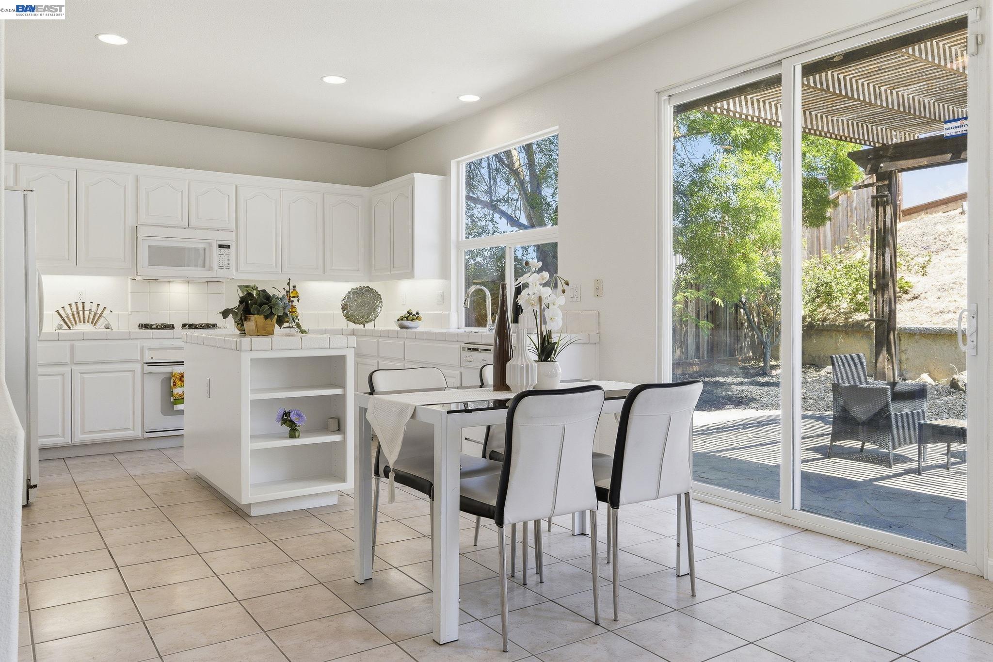 2627 Leopard Way Antioch, CA 94531 - Photo 12 of 56