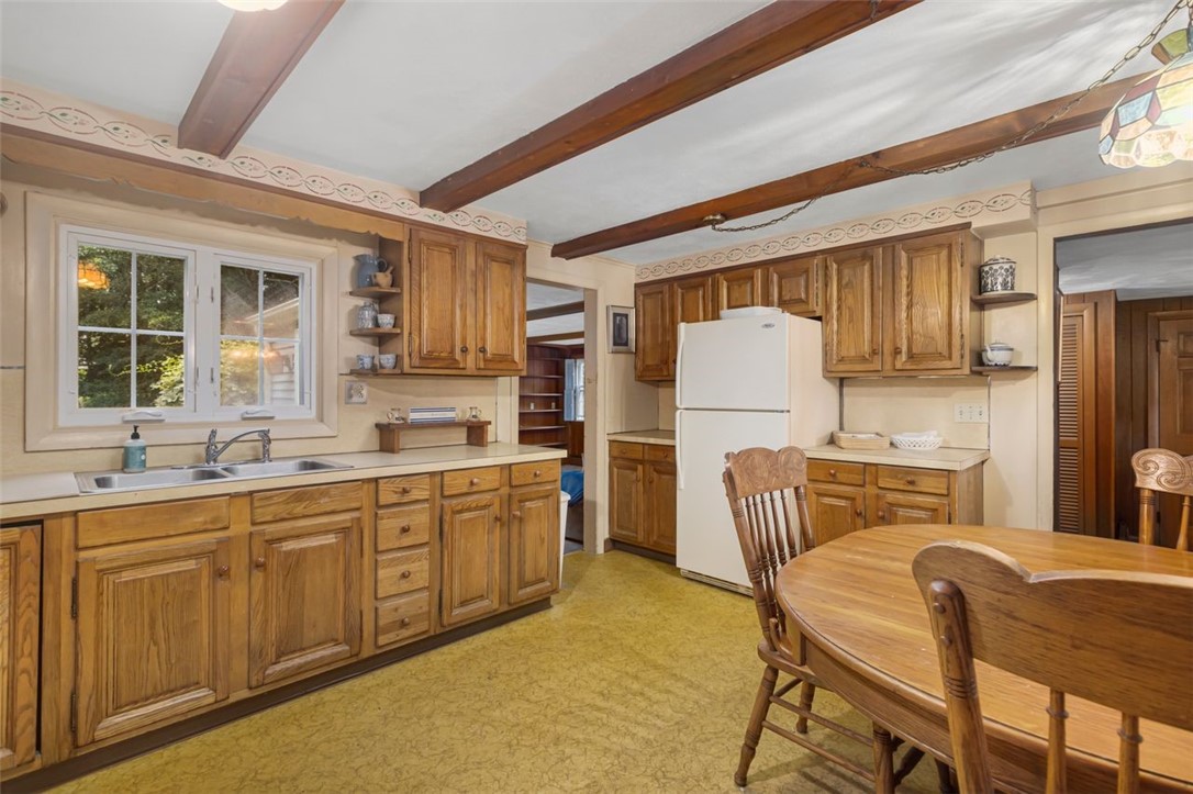 16 Maplewood Drive Coventry, RI 02816 - Photo 10 of 39