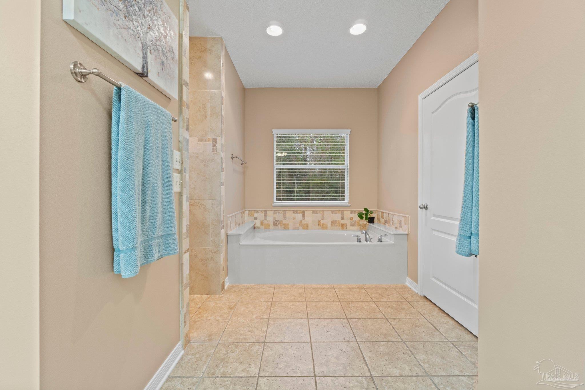 5660 Madelines Way Pace, FL 32571 - Photo 20 of 44