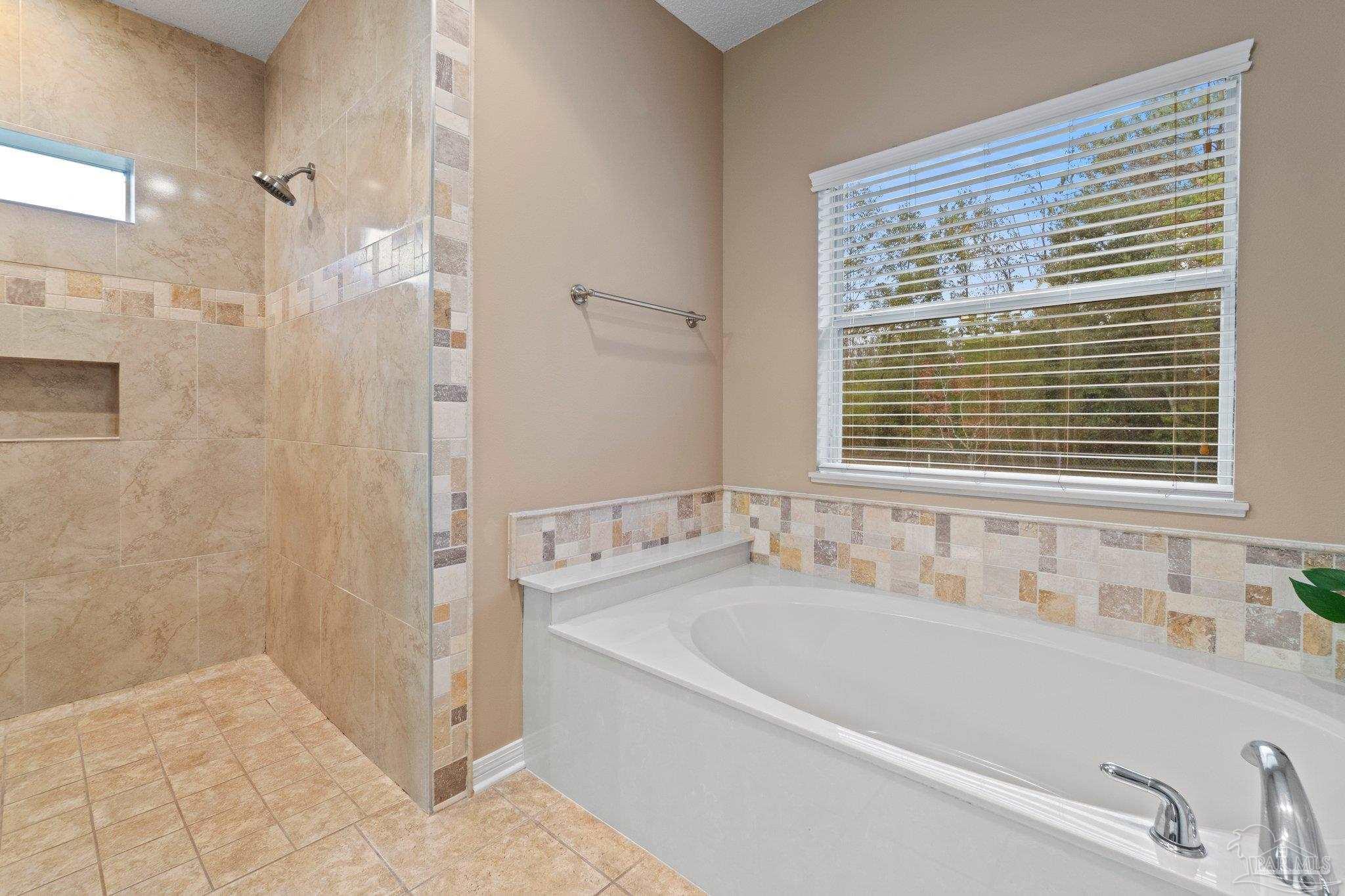 5660 Madelines Way Pace, FL 32571 - Photo 21 of 44