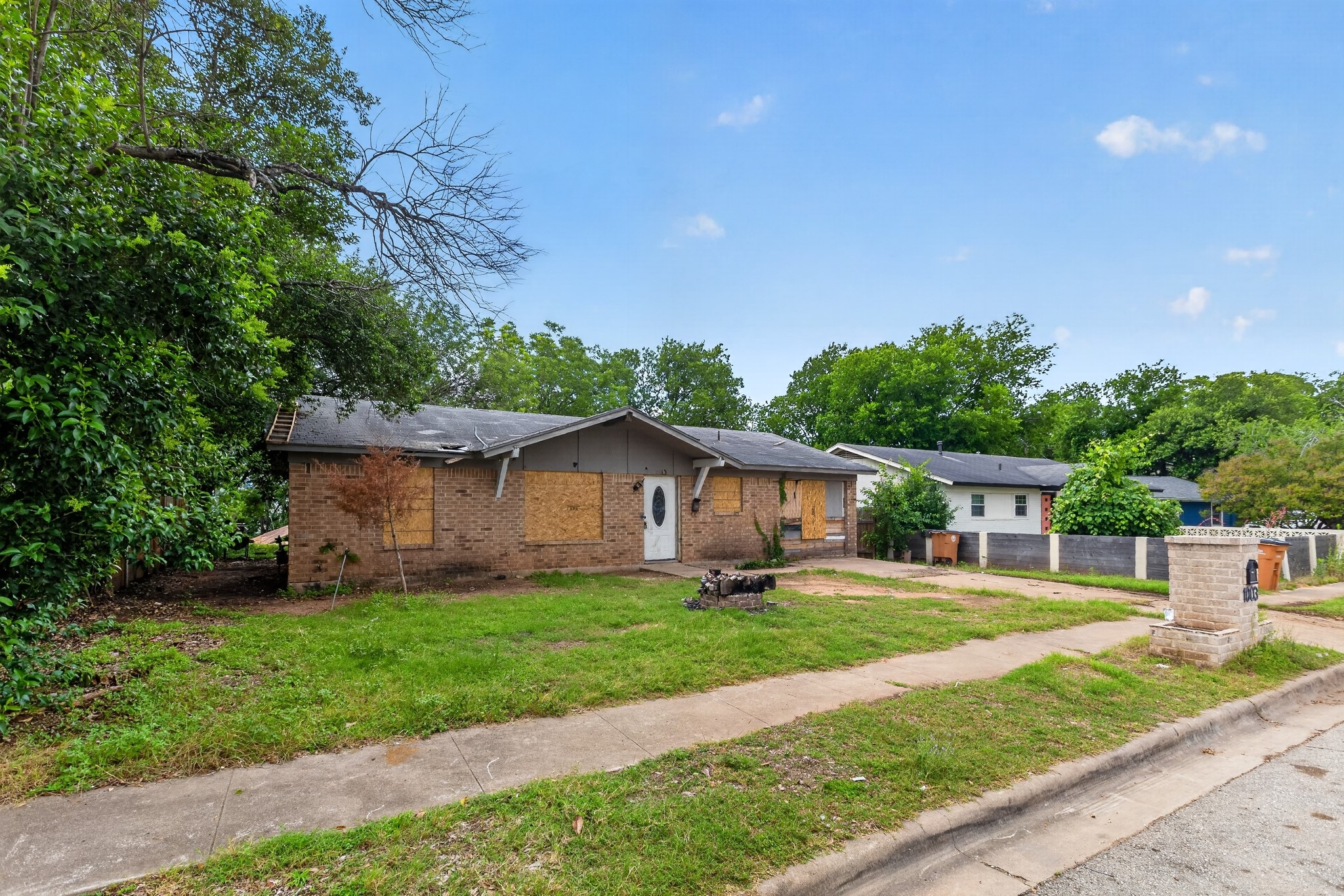 1003 Arthur Stiles Road Austin, TX 78721 - Photo 2 of 30