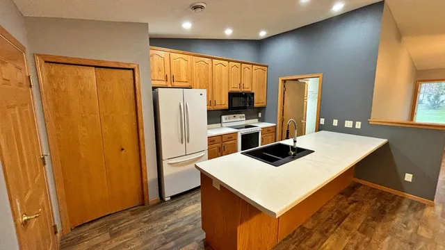 $267,500 | 619 Fir Avenue Northeast, Montgomery, MN 56069