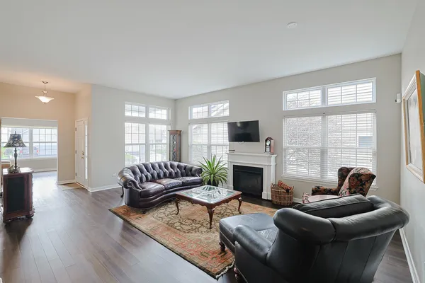 $375,000 | 21450 Basswood Lane, Plainfield, IL 60544
