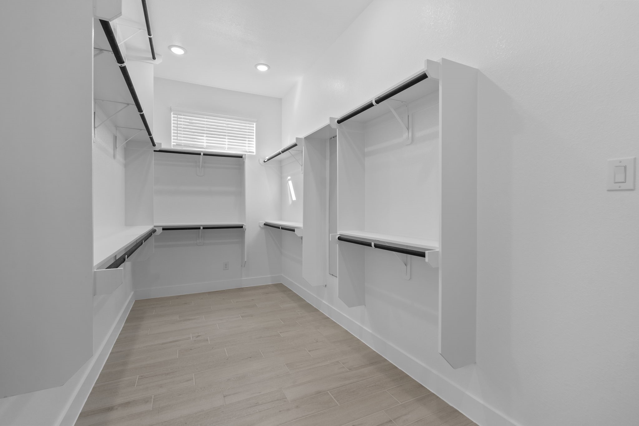 9103 Basilica Lane Manvel, TX 77578 - Photo 18 of 50 a view of walk in closet