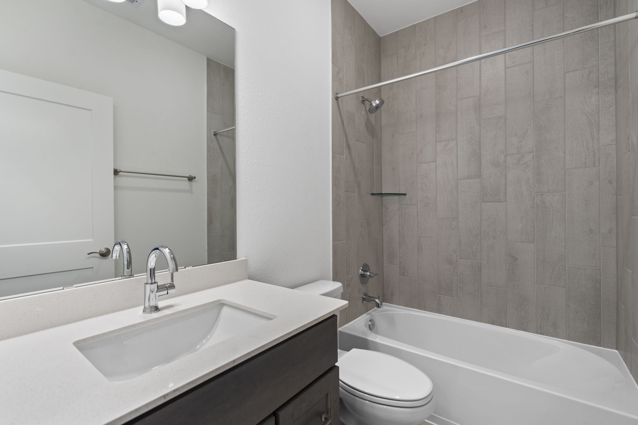 9103 Basilica Lane Manvel, TX 77578 - Photo 25 of 50 a bathroom with a sink toilet and bathtub