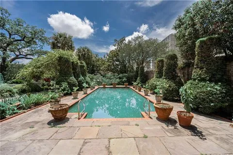 $8,500,000 | 2423 Prytania Street, New Orleans, LA 70130