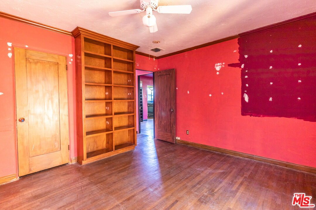 2371 Midvale Avenue Los Angeles, CA 90064 - Photo 24 of 33 a view of empty room with wooden floor