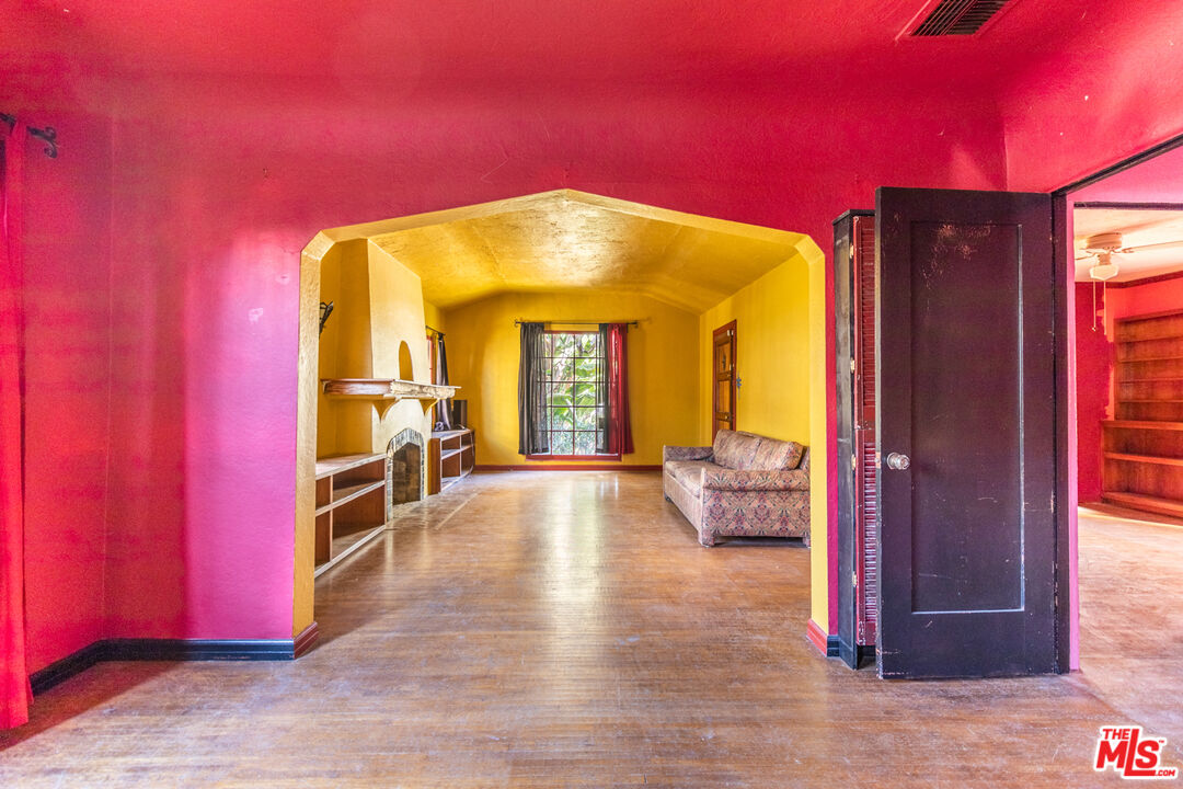 2371 Midvale Avenue Los Angeles, CA 90064 - Photo 10 of 33 a view of livingroom with furniture