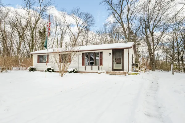 $288,500 | 12843 South Wolcott Street, Sawyer, MI 49125