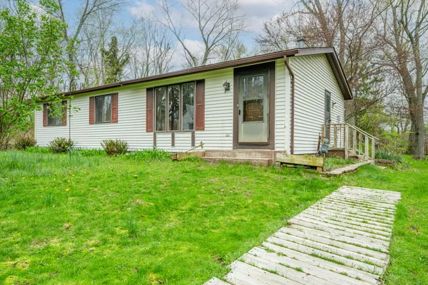 $278,500 | 12843 South Wolcott Street, Sawyer, MI 49125