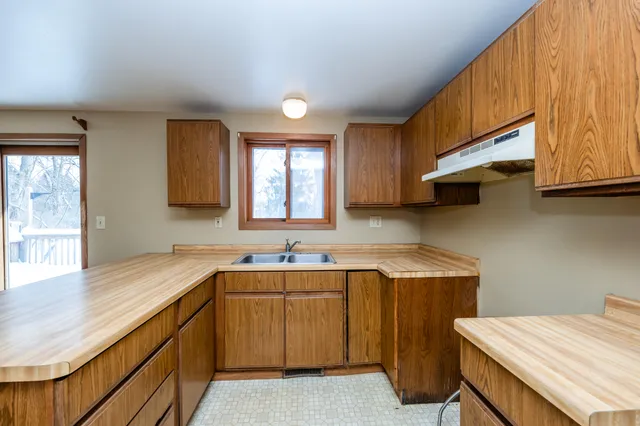 $298,500 | 12843 South Wolcott Street, Sawyer, MI 49125