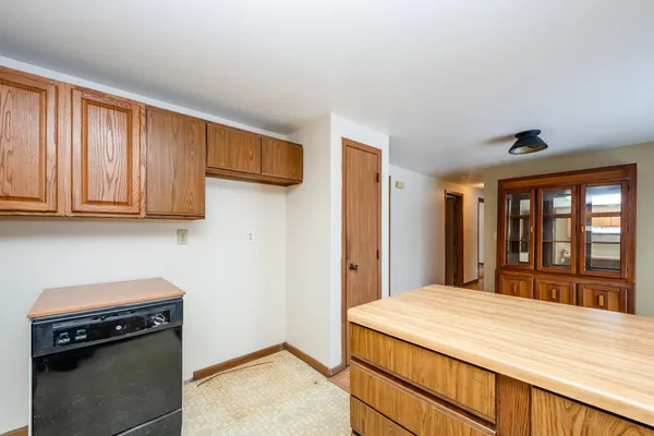 $278,500 | 12843 South Wolcott Street, Sawyer, MI 49125