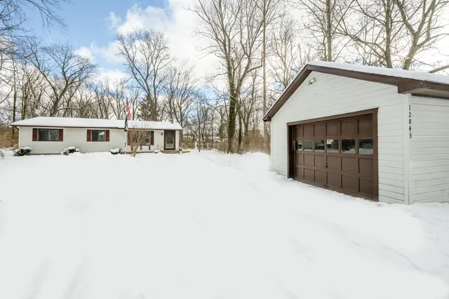 $298,500 | 12843 South Wolcott Street, Sawyer, MI 49125