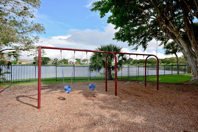 10767 Sea Cliff Circle Boca Raton, FL 33498 - Photo 43 of 45 10767 Sea Cliff Cir Boca Raton-small-045