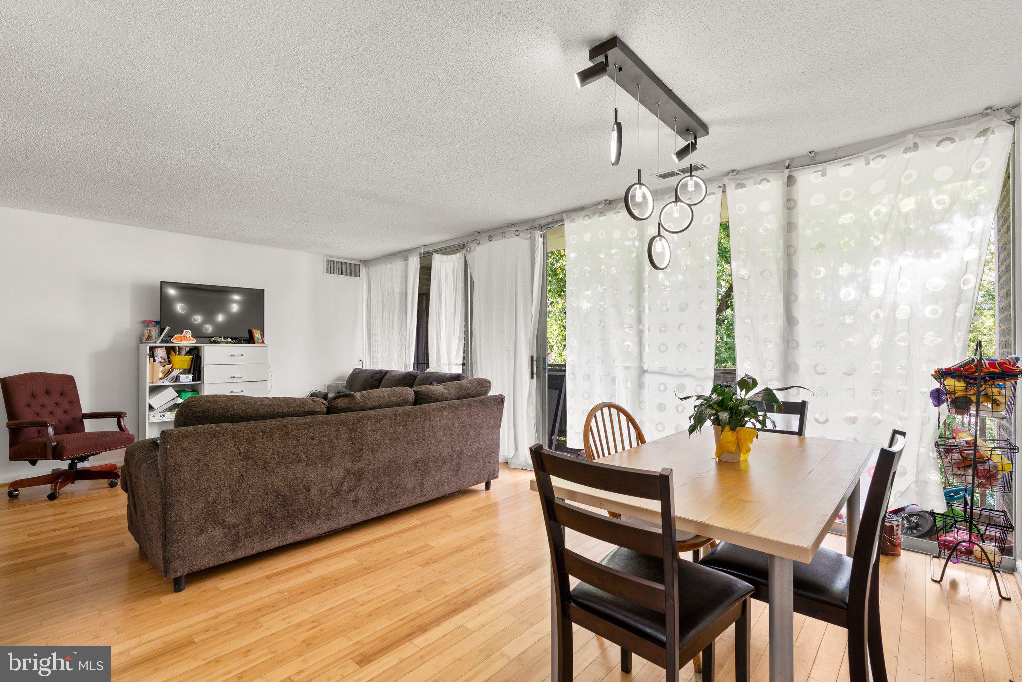 1828 Metzerott Road, Unit 405 Adelphi, MD 20783 - Photo 4 of 22