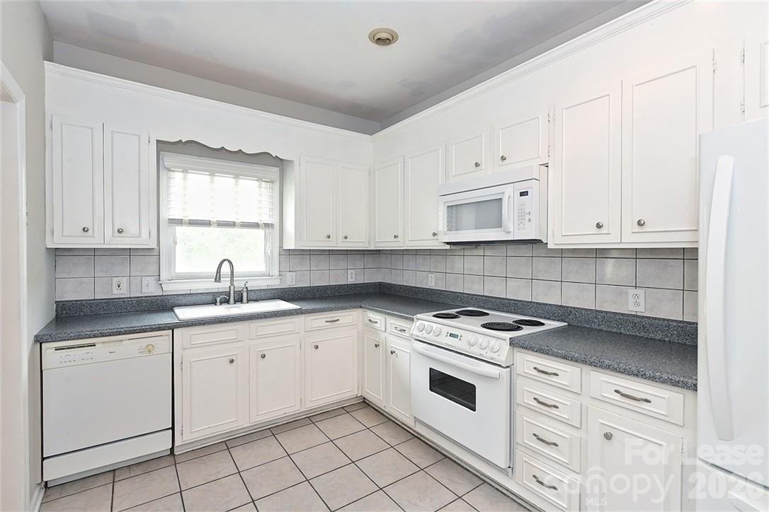 1016 Queens Road, Unit C Charlotte, NC 28207 - Photo 4 of 31 Gallery Image 4