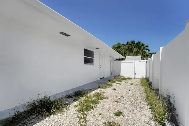$790,000 | 600 Northwest 12th Avenue, Boca Raton, FL 33486