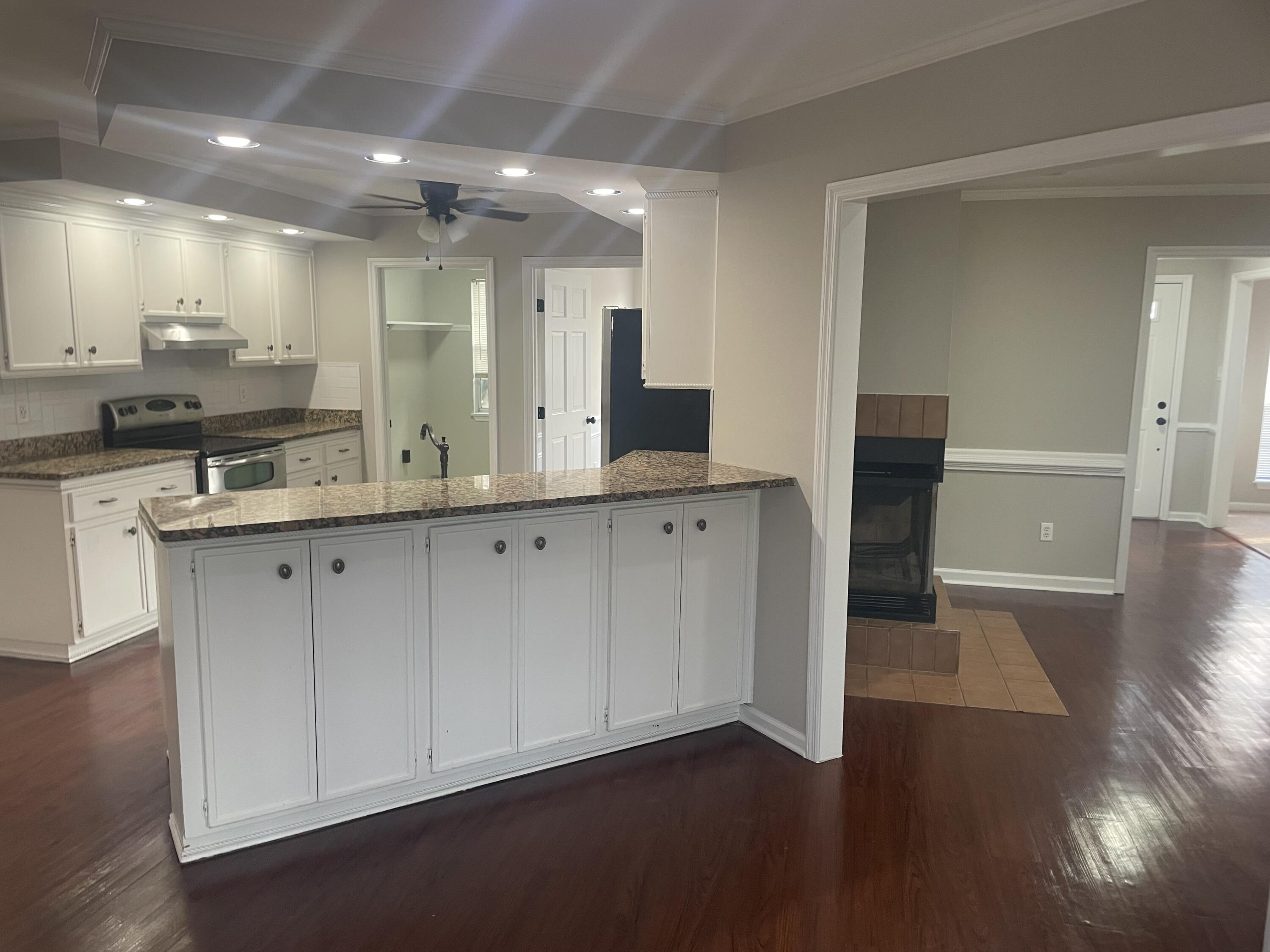 686 Clinton Way West Martinez, GA 30907 - Photo 8 of 30 Eat In Kitchen