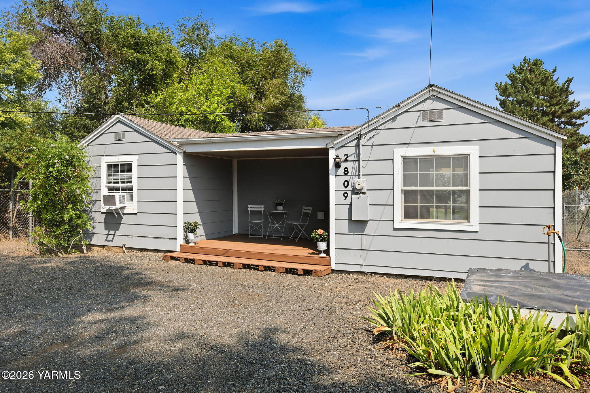 2809 South Wiley Road Yakima, WA 98903 - Photo 3 of 15 Front of Home