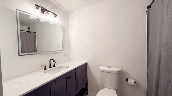 $2,450 | 233 East Erie Street, Unit 1703, Chicago, IL 60611