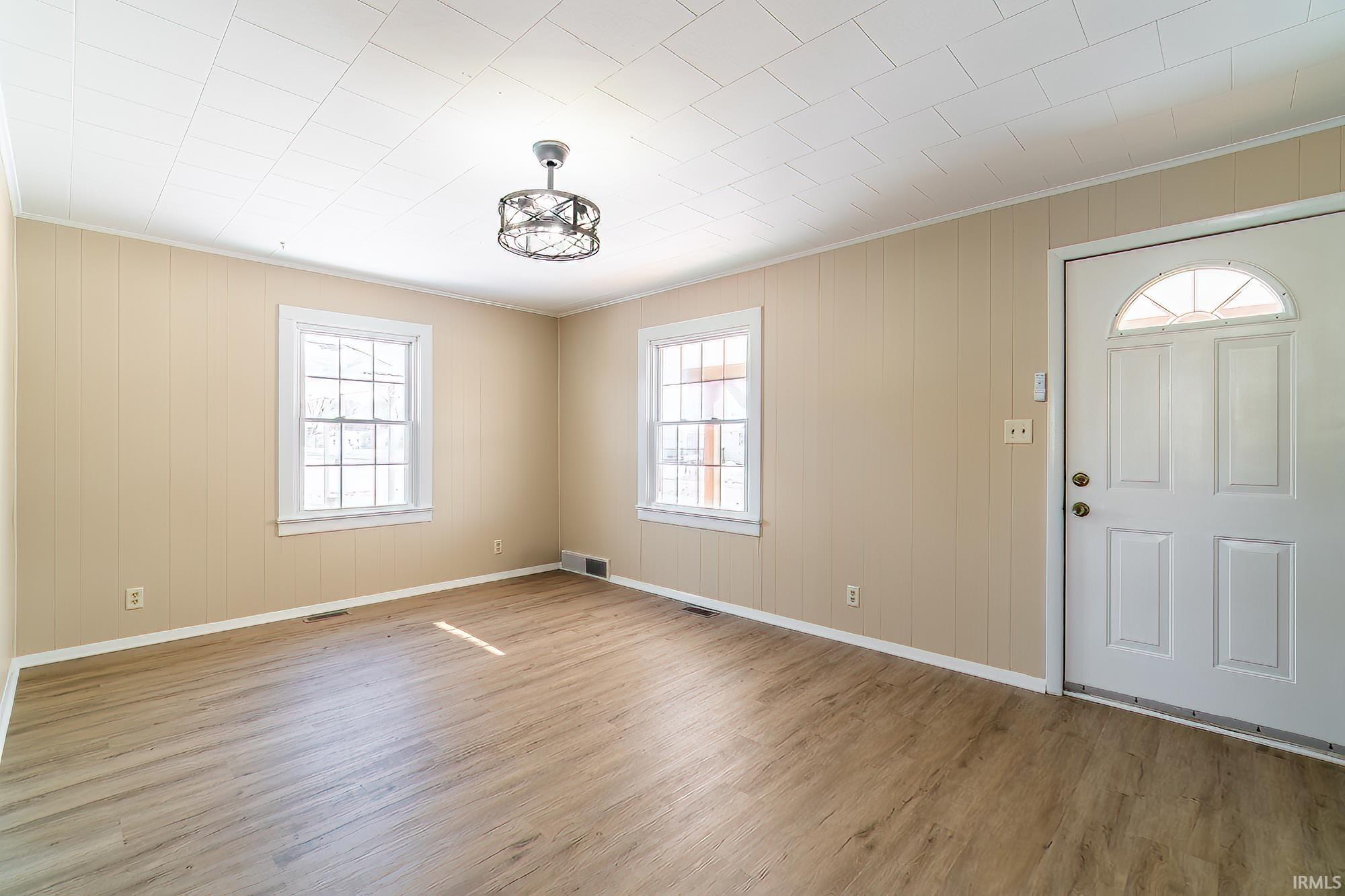 2706 St Louis Avenue Fort Wayne, IN 46809 - Photo 3 of 20