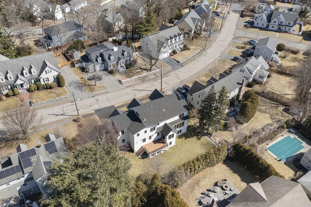 42 Thornton Road Needham, MA 02492 - Photo 4 of 38