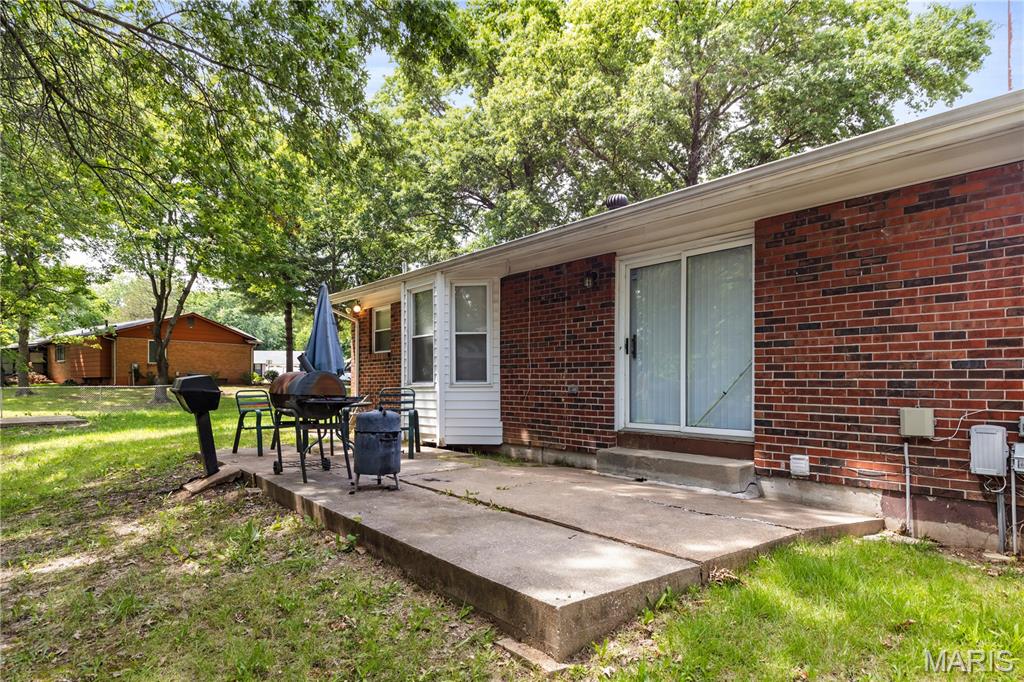 1732 Del Rosa Way St. Louis, MO 63138 - Photo 3 of 22
