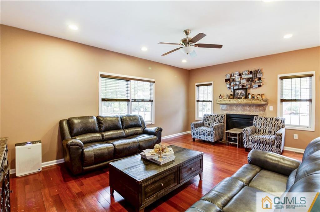 950 New Dover Road Edison, NJ 08820 - Photo 5 of 35 Gallery Image 5