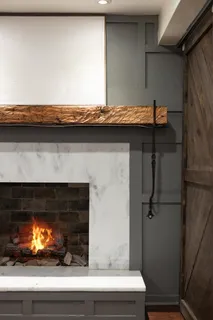 a picture of a lake view