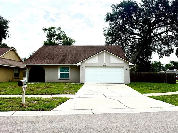 $2,600 | 2042 Shadow Pine Drive, Brandon, FL 33511